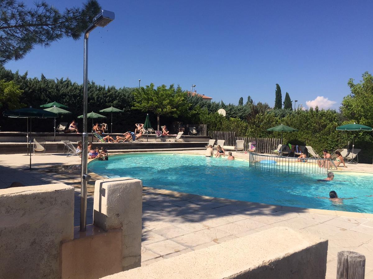 Отель Camping Forcalquier Les Routes De Provence Экстерьер фото
