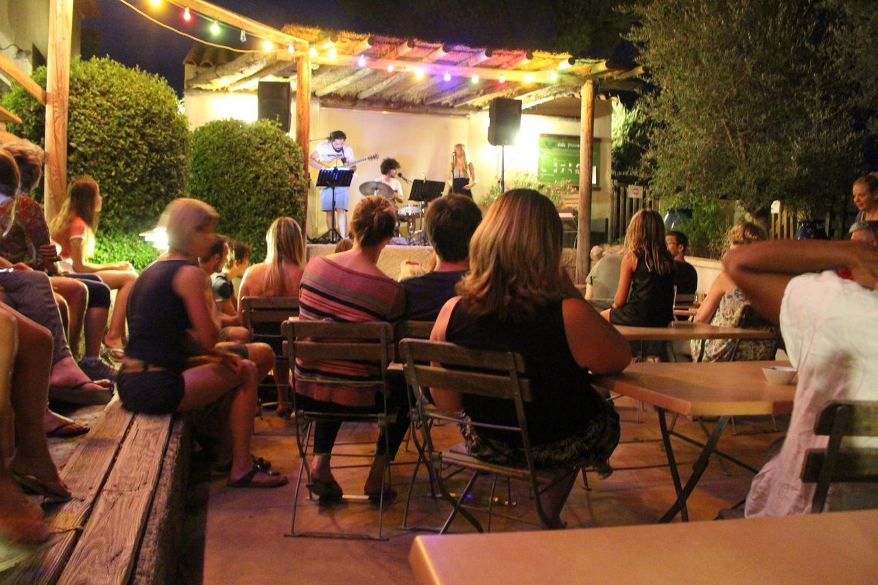 Отель Camping Forcalquier Les Routes De Provence Экстерьер фото
