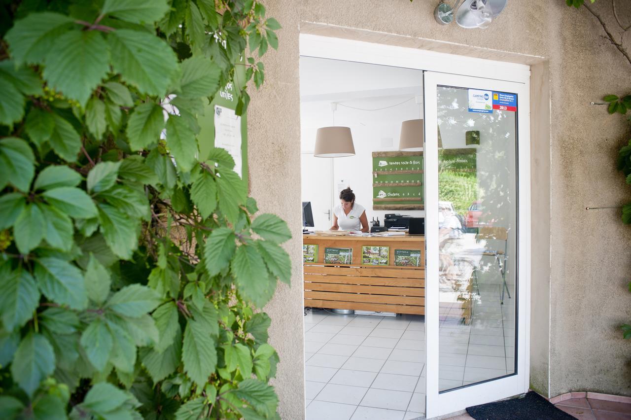 Отель Camping Forcalquier Les Routes De Provence Экстерьер фото
