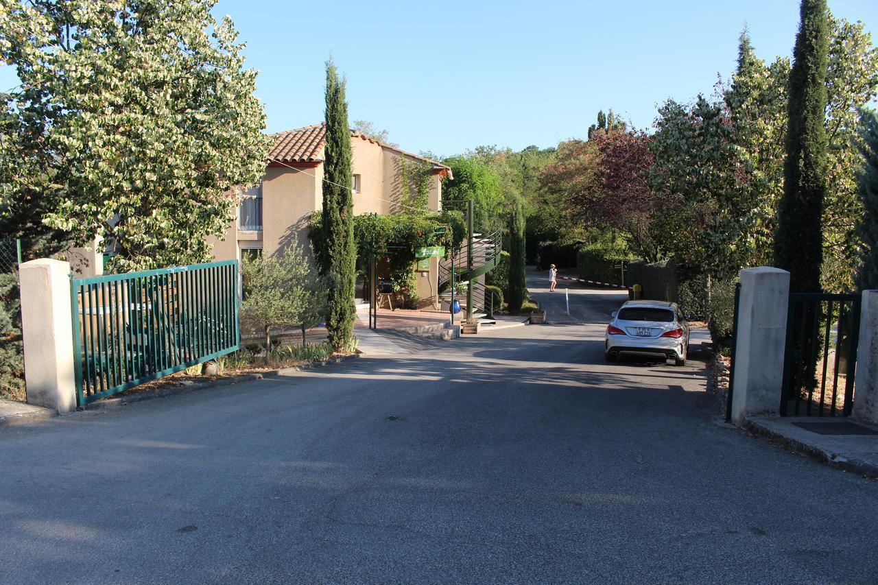 Отель Camping Forcalquier Les Routes De Provence Экстерьер фото