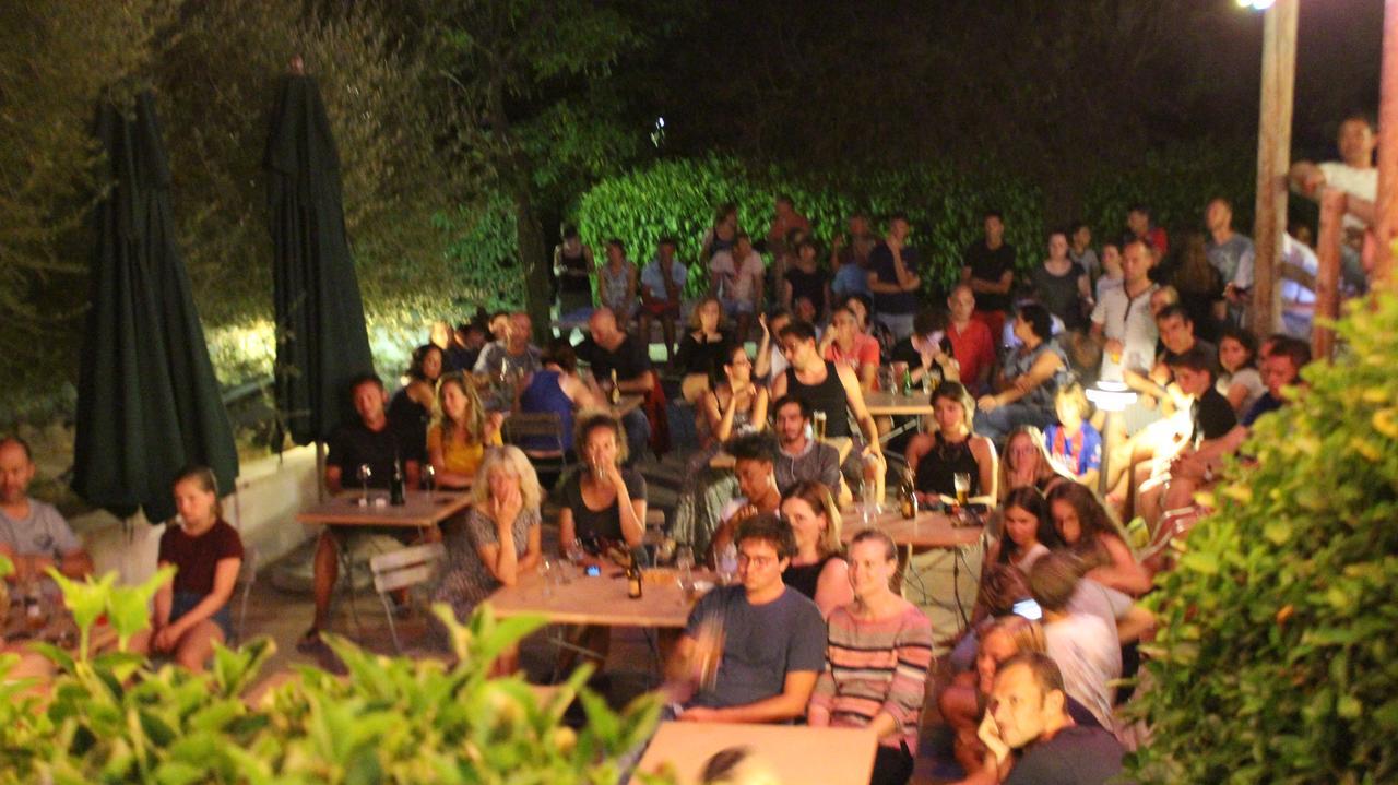 Отель Camping Forcalquier Les Routes De Provence Экстерьер фото