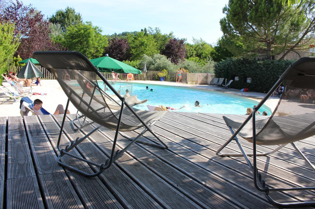 Отель Camping Forcalquier Les Routes De Provence Экстерьер фото
