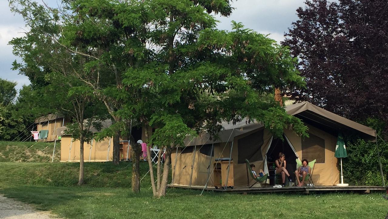 Отель Camping Forcalquier Les Routes De Provence Экстерьер фото