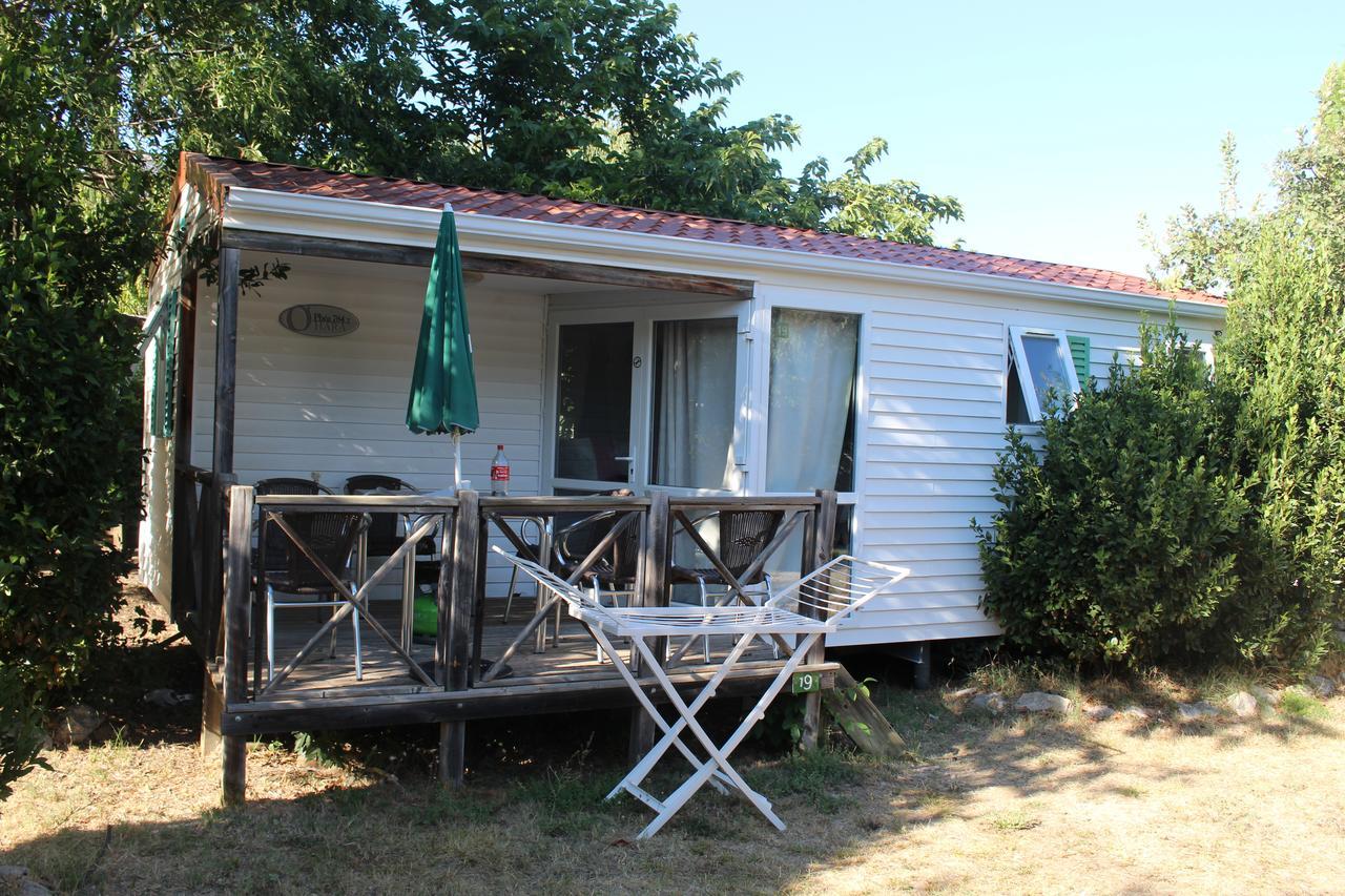 Отель Camping Forcalquier Les Routes De Provence Экстерьер фото